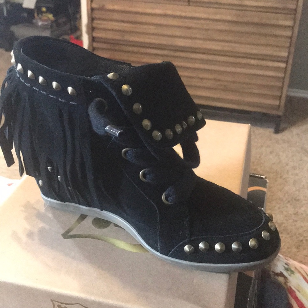 Ash booties